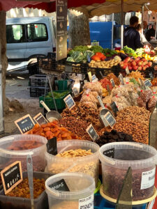 Stand auf dem Wochenmarkt
