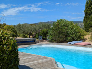 Am Pool - Blick in die Weite