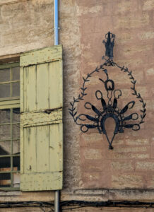 Pèzenaz - verspieltes Detail